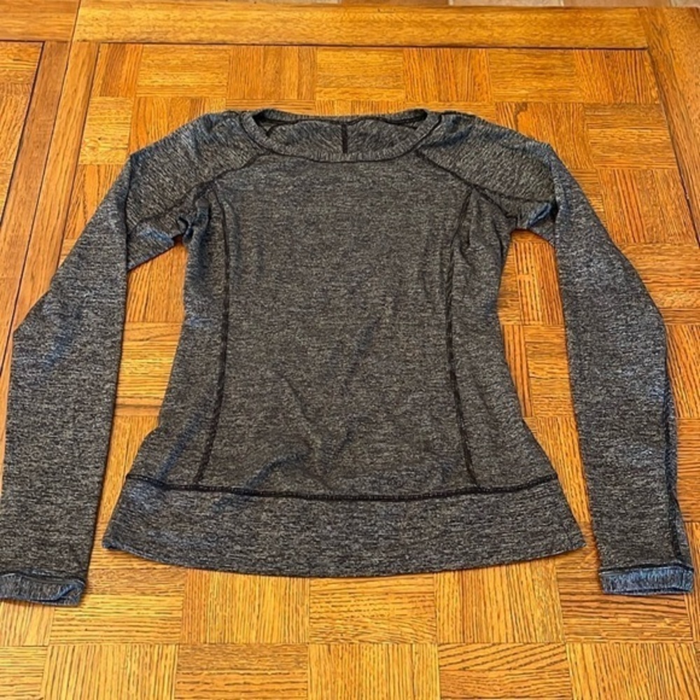 Lululemon race your pace, long sleeve top size 8